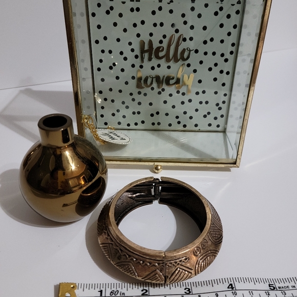 Stylish Bangle - Picture 5 of 5